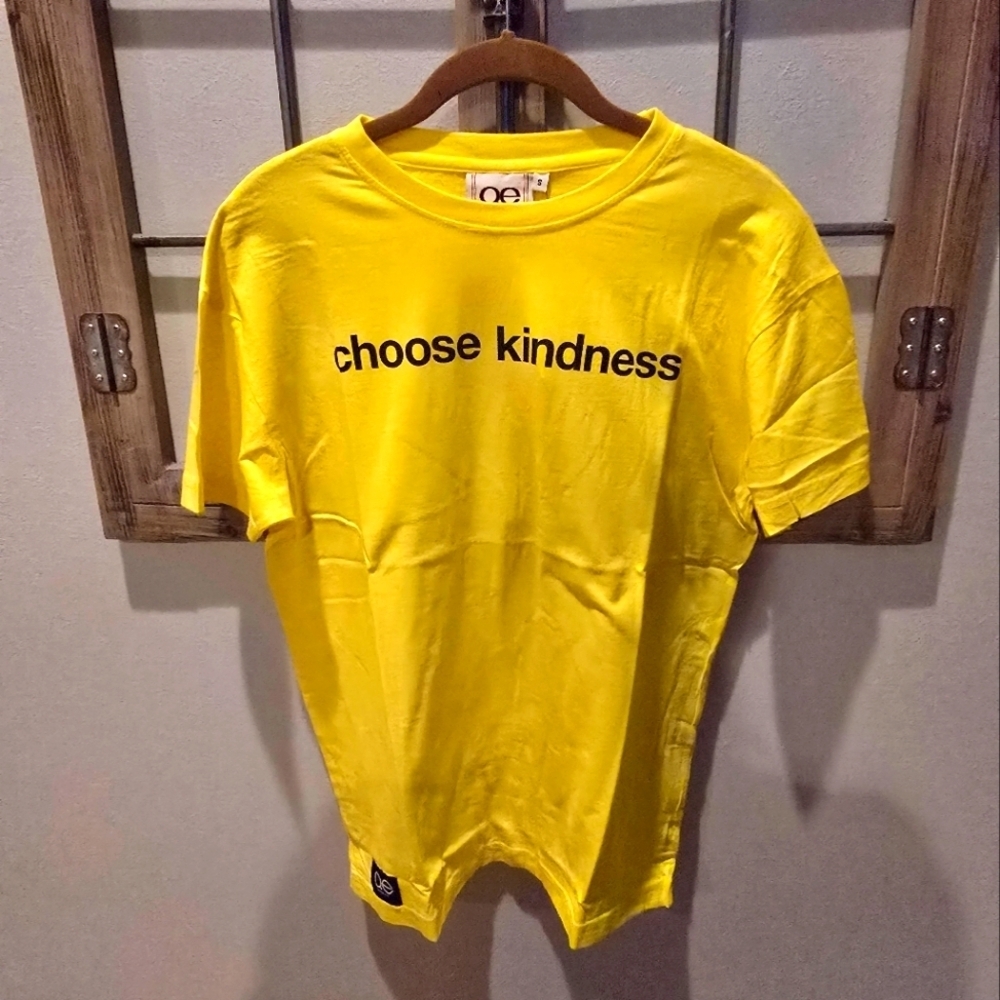 QE Choose Kindness Tee Size Small